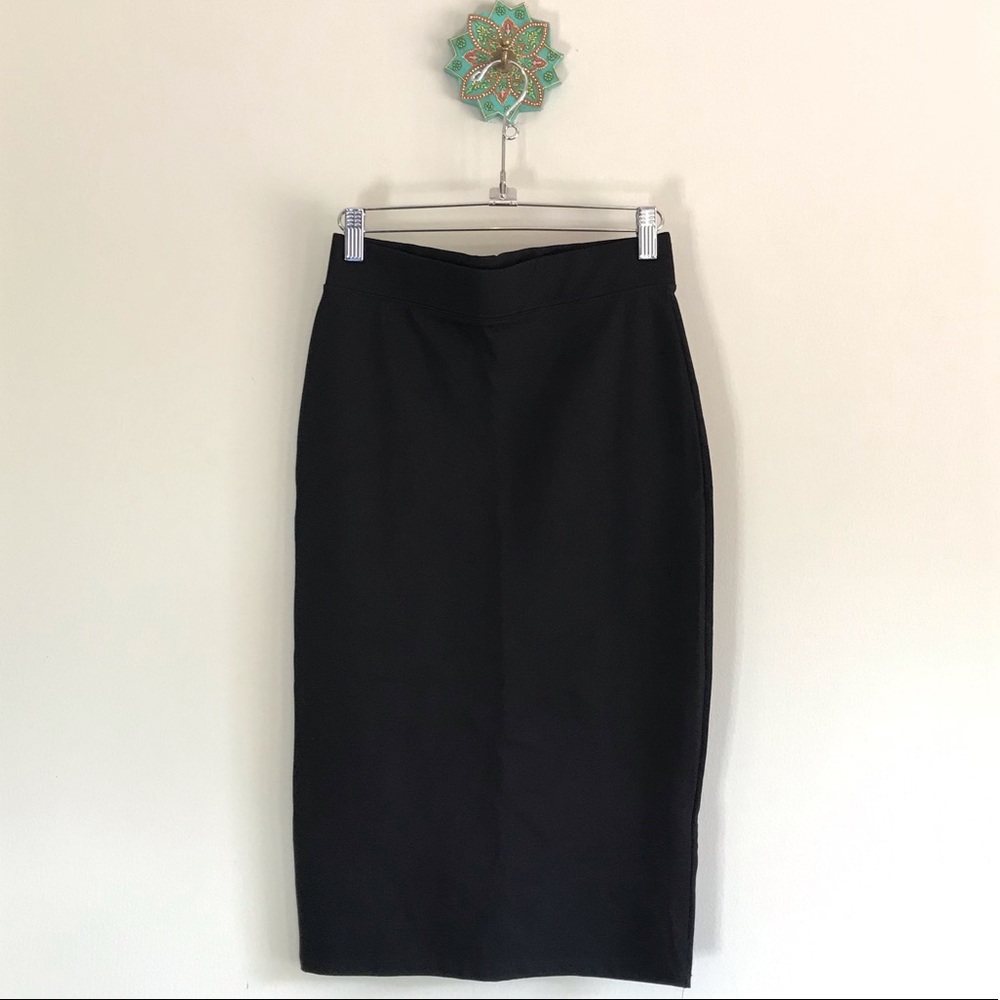 Stretchy black pencil skirt, size M